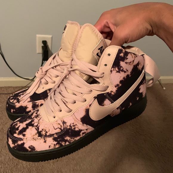 how to clean air forces with bleach